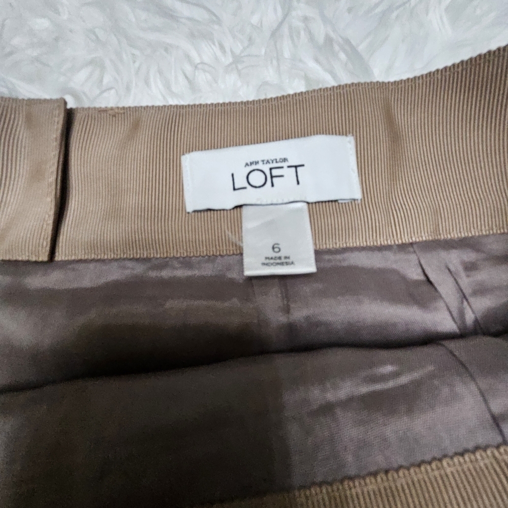 LOFT Tan and Cream Geometric Pencil Skirt - Picture 3 of 3